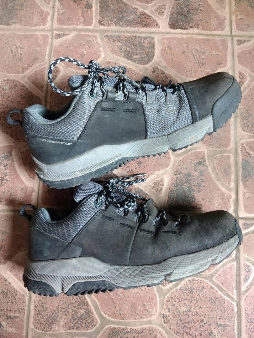 Under armour men's culver low waterproof sneaker hiking shoe hotsell