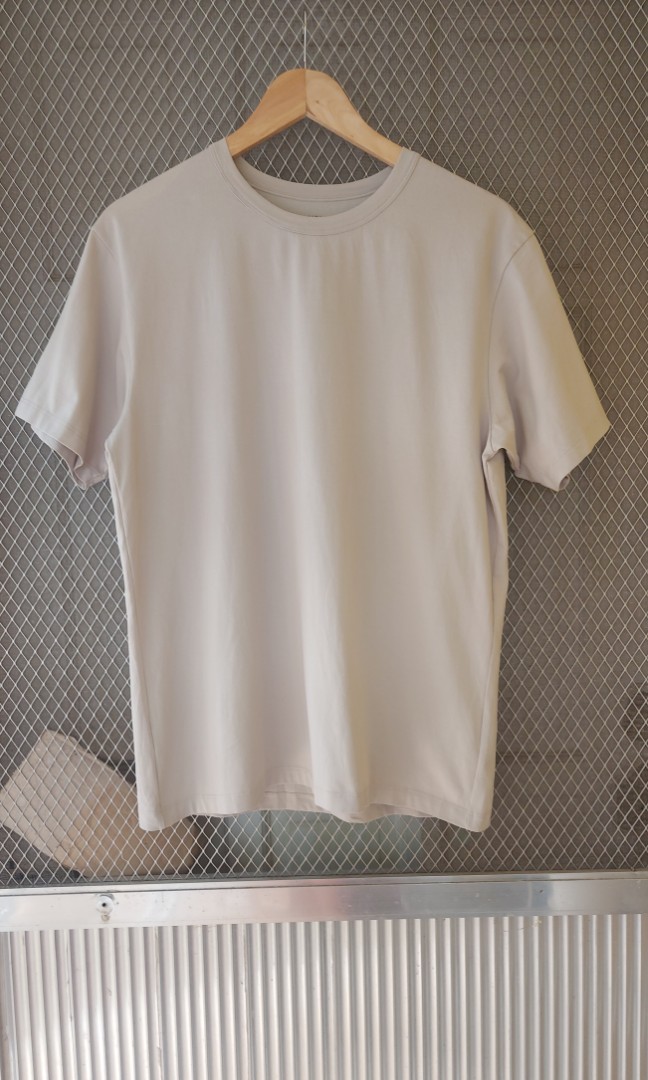 Uniqlo AIRism Cotton Crew Neck Short Sleeve T-shirt, Men's Fashion, Tops &  Sets, Tshirts & Polo Shirts on Carousell