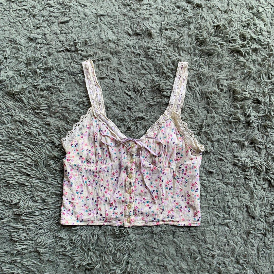 urban outfitters dainty top (Category: Sleeveless) located in Agoo. Submitted by st3ffy (Listing ID 1293805587, Image 1). Description: urban outfitters xs-s no flaws.