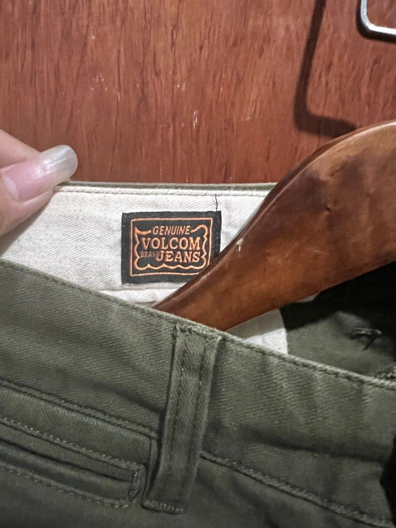 Volcom DG pants (Category: Jeans) located in Bulacan. Submitted by kenji_kun (Listing ID 1293851708, Image 2). Description: Size 28 waistline 30 length Almost bnew/used once only Pm for more photos and info Nego.