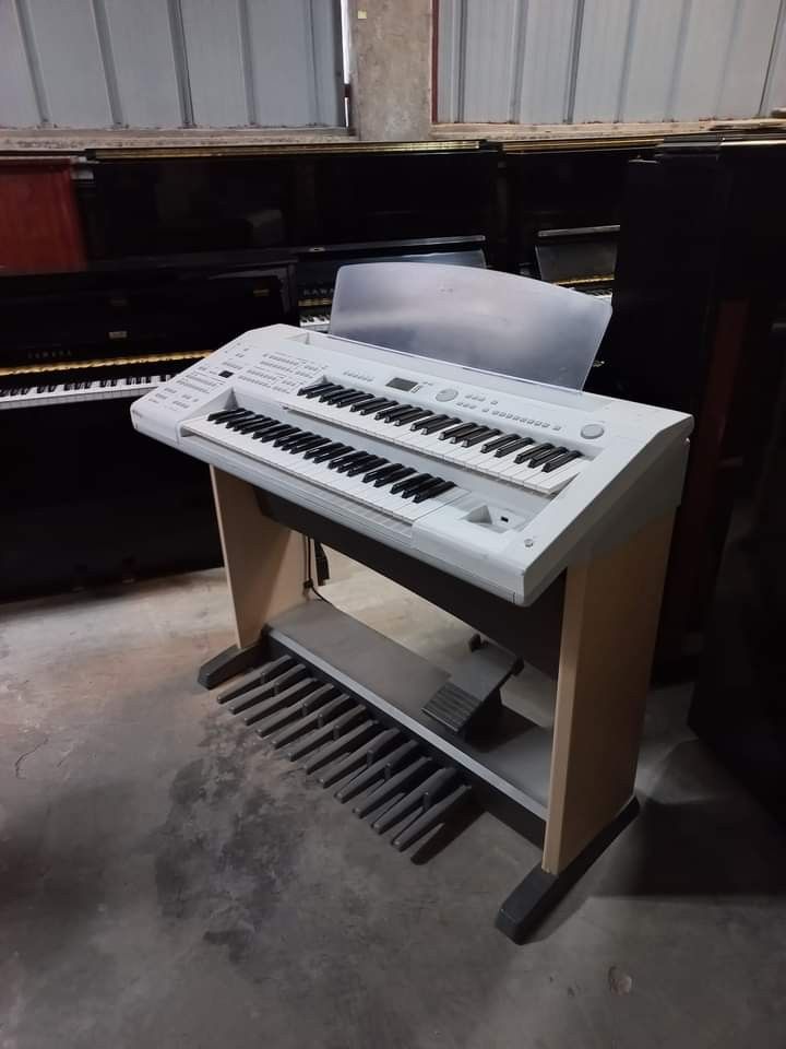 Yamaha Stagea ELS01 and ELB02 (Category: Musical Instruments) located in Guiguinto. Submitted by Piano21 (Listing ID 1293763805, Image 3). Description: Yamaha Stagea ELS-01c & ELB-02 The new "ELECTONE" of YAMAHA Available now for viewing at our Music Showroom Schedule your visit now Send us message for more details 👌😍.