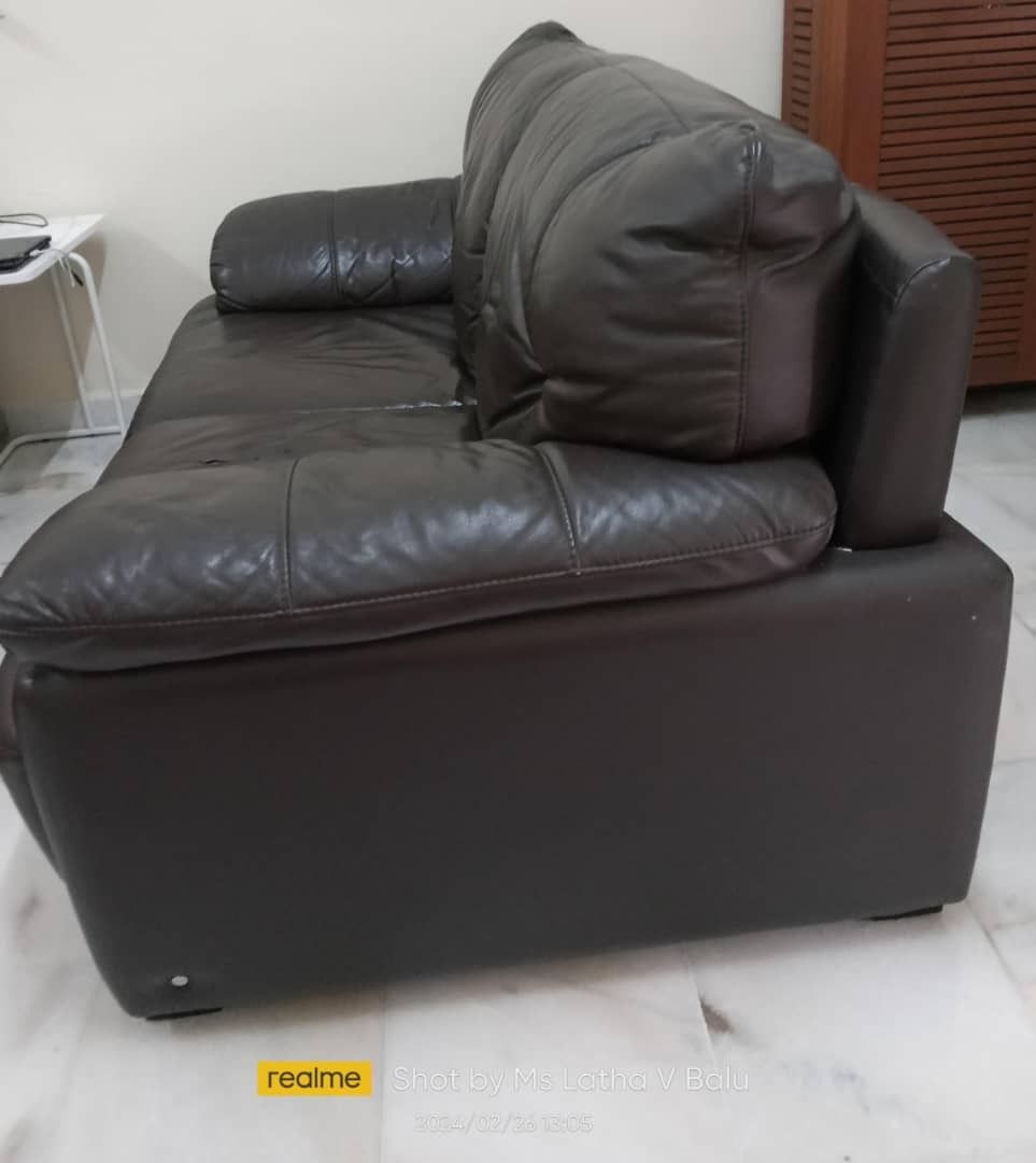 2-seater sofa soft and solid (Category: Sofas) located in Petaling Jaya. Submitted by ThiaD (Listing ID 1290748291, Image 2). Description: 2-seater sofa of PU-leather sofa. Soft and Comfortable. - Note: There are worn-out of PU at one area of the sofa (see last image). - Measurement: 153cm (L) x 171cm (H) x 84cm (D) - Reason for selling: Limited space at new home. - Buyer to bear transportation fee. .