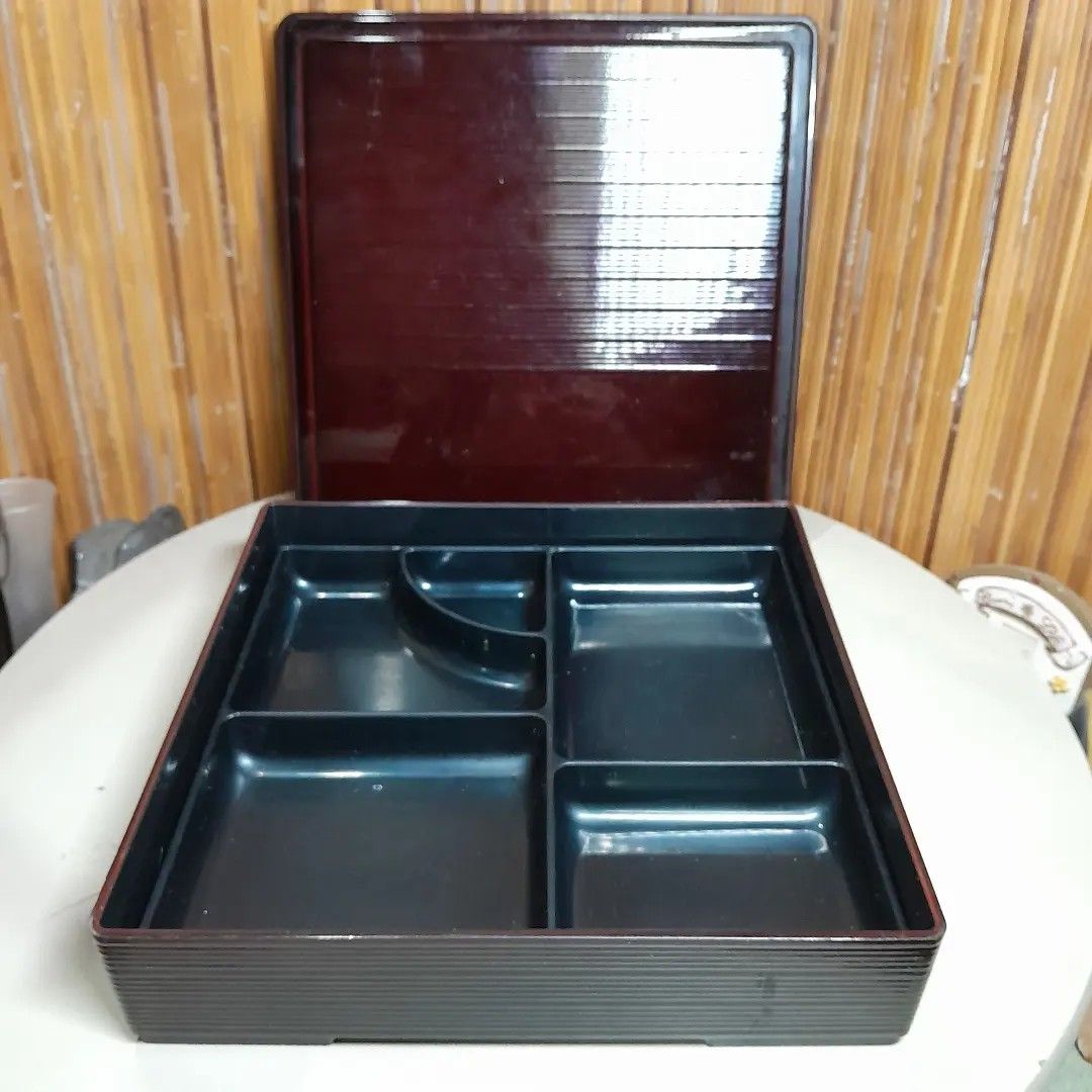 3pcs Bento Box Set (Category: Food Organization & Storage) located in Malolos. Submitted by jestrelita (Listing ID 1290769955, Image 1). Description: 3pcs Bento Box Set P220 only - buy all 4 box for P800 only - 9.5in x 9.5in x 2.5in ht - good as new condition 🇯🇵🏯👘👺🗾🍱🎎🍜🍙.