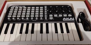 AKAI Professional APC Key 25 (keyboard and midi controller)