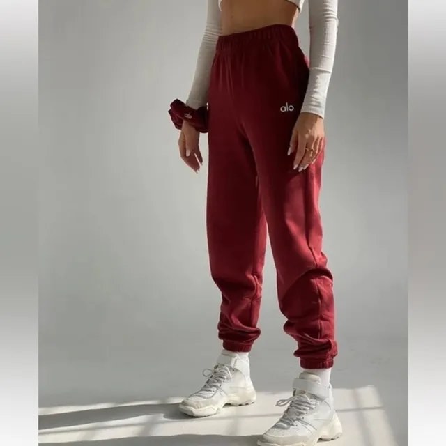 Alo Yoga Accolade Sweatpant, Women's Fashion, Activewear on Carousell