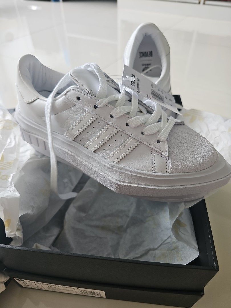Beyonce superstar, Women's Fashion, Footwear, Flats on Carousell