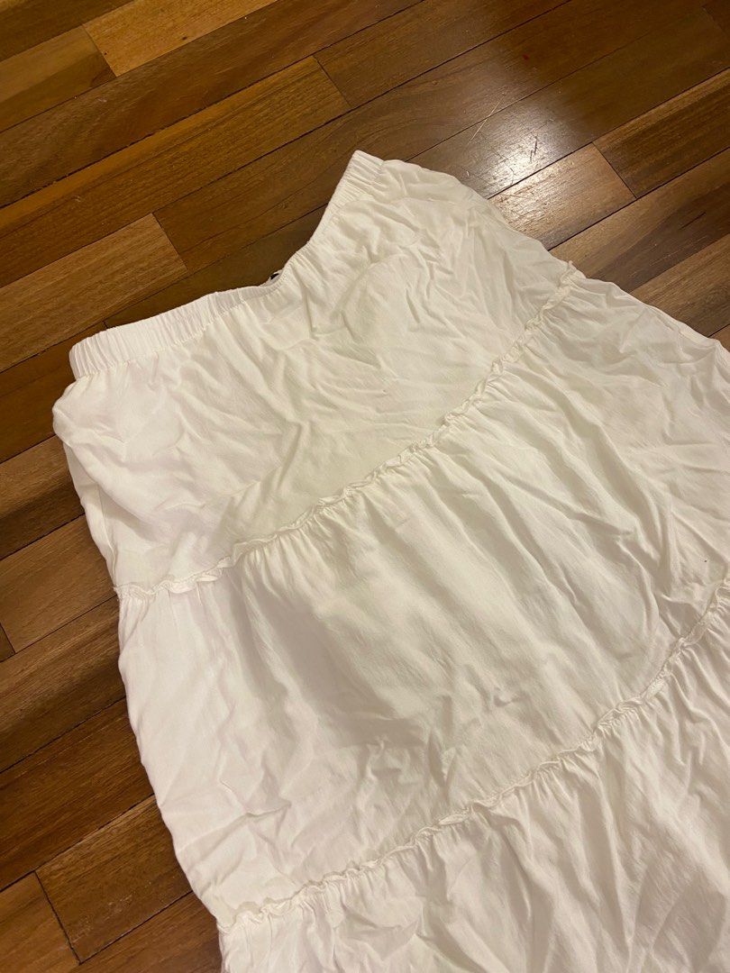 Brandy Melville Izzy Maxi Skirt, Women's Fashion, Bottoms, Skirts on Carousell