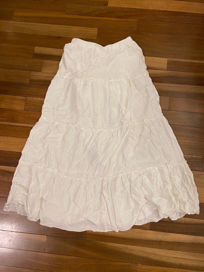 Brandy Melville Izzy Maxi Skirt, Women's Fashion, Bottoms, Skirts on Carousell