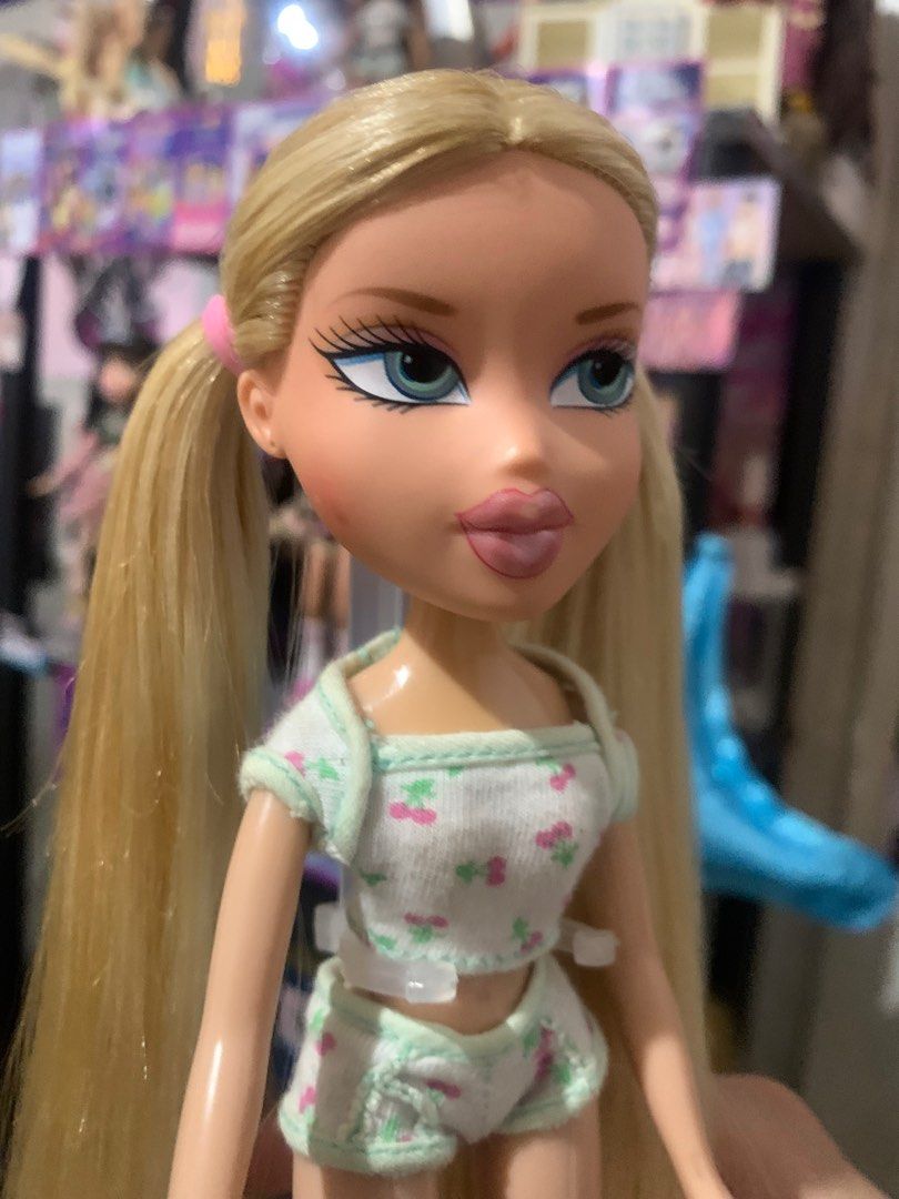 ISO / LOOKING FOR: Bratz Sweet Dreamz Pajama Party Cloe (NIB), Hobbies &  Toys, Toys & Games on Carousell