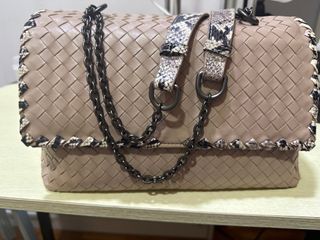(Category: ) located in . Submitted by luxjoy (Listing ID 1290787239, Image 1). Description: .