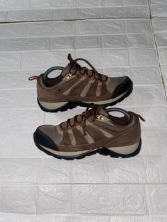 Columbia hiking shoes