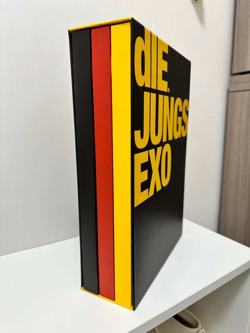美品　EXO写真集　dIE.JUNGS　初回生産限定盤 EXO写真集 dIE.JUNGS 初回生産限定盤