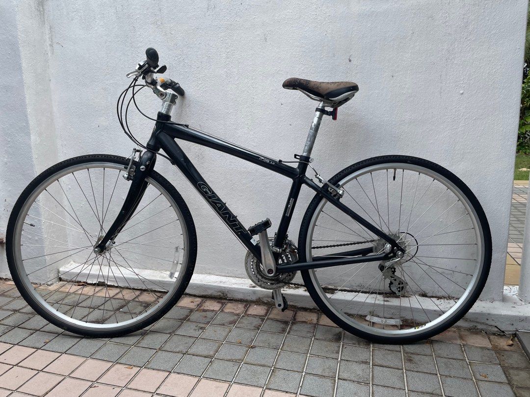 Giant CRS 3.0 Hybrid Bike