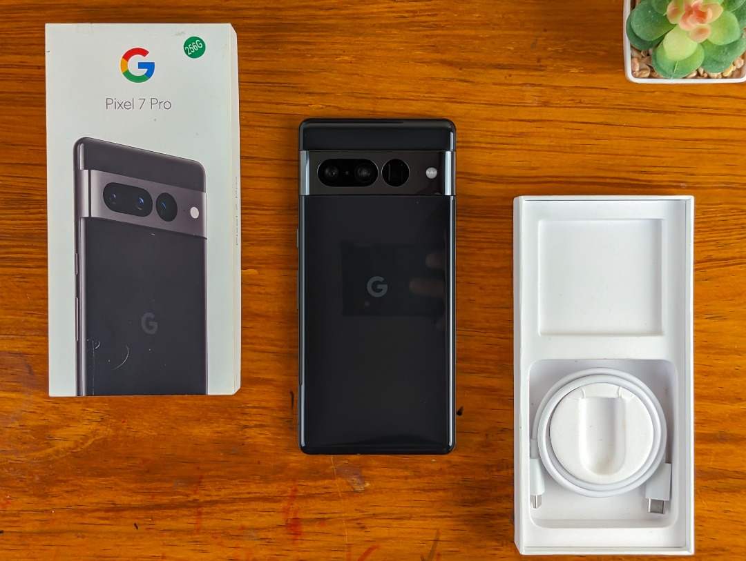 Google Pixel 7 Pro 12 / 256GB Obsidian like new ( bea cukai ) Fullset