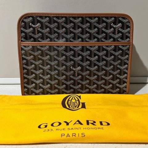 Goyard hotsell men pouch