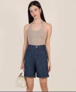 (Category: ) located in . Submitted by stace.wardrobe (Listing ID 1290765131, Image 1). Description: .