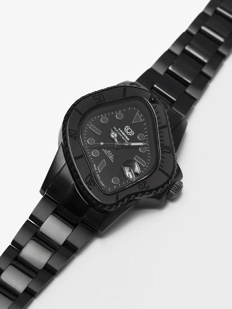 Laarvee (Limited) So Black 扭曲水鬼手錶, 男裝, 手錶及配件, 手錶 