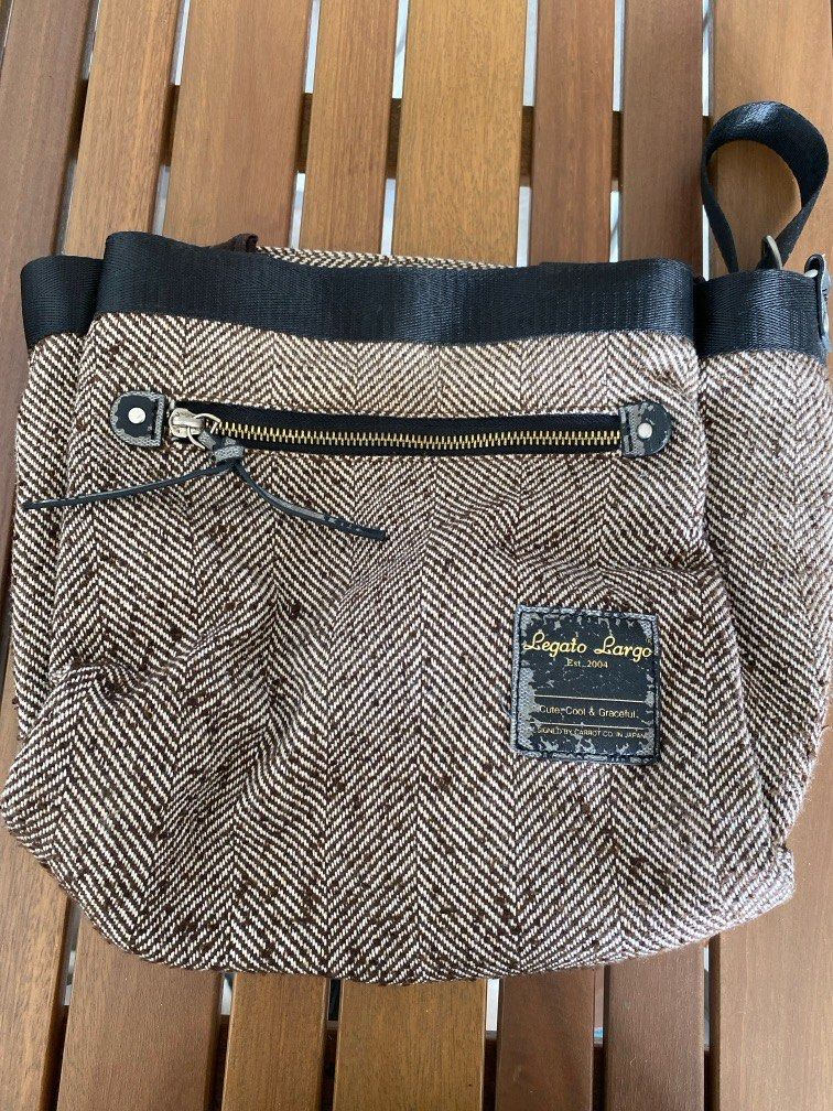 Legato largo sling bag for free Women s Fashion Bags Wallets Cross body Bags on Carousell