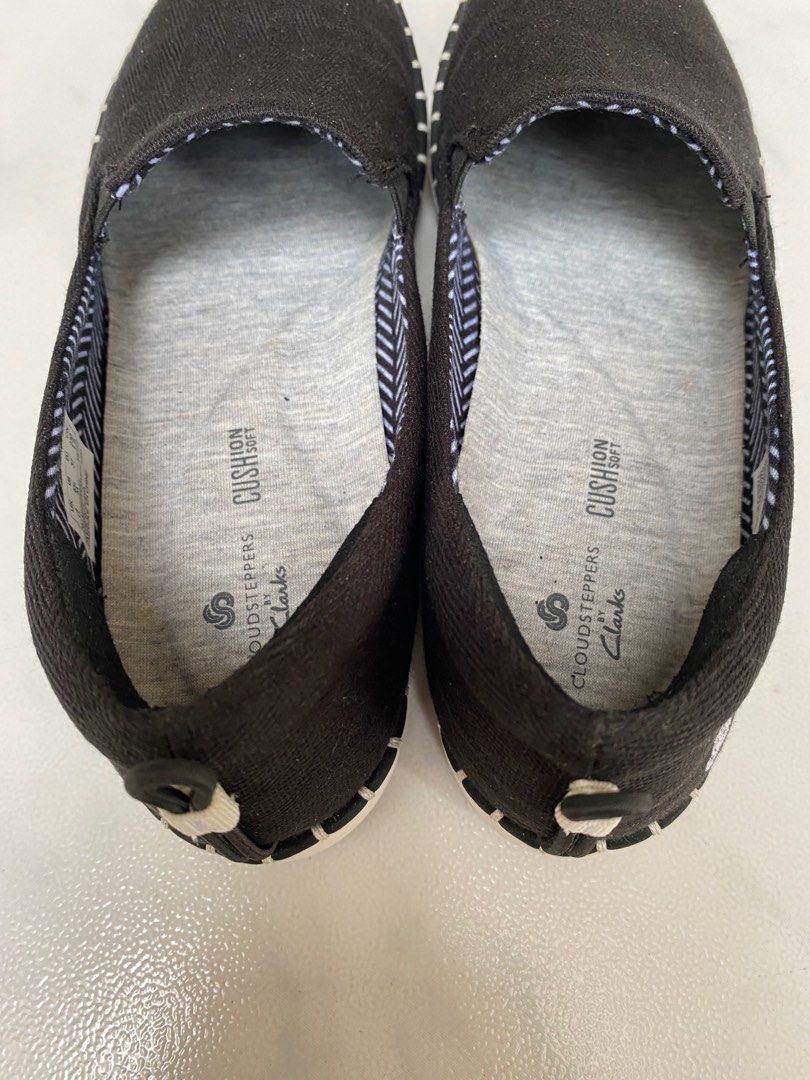 LIKE NEW Clarks Women s Cloudsteppers Loafers
