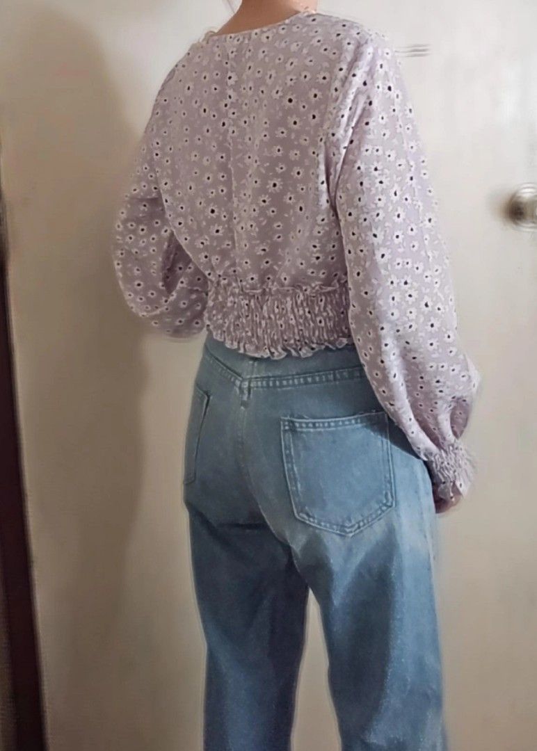 Lilac long sleeves crop top (Category: Longsleeves) located in Manila. Submitted by everythingbelow150 (Listing ID 1290719749, Image 3). Description: .