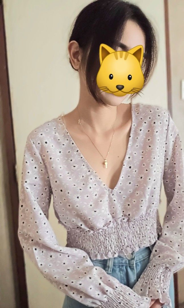 Lilac long sleeves crop top (Category: Longsleeves) located in Manila. Submitted by everythingbelow150 (Listing ID 1290719749, Image 2). Description: .
