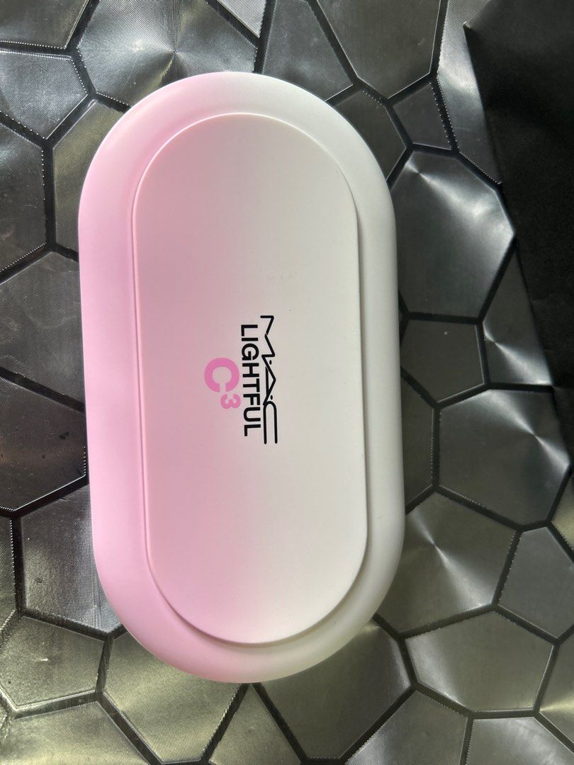 MAC Empty Compact (Category: Makeup) located in Singapore. Submitted by Lobeth (Listing ID 1290625564, Image 2). Description: .
