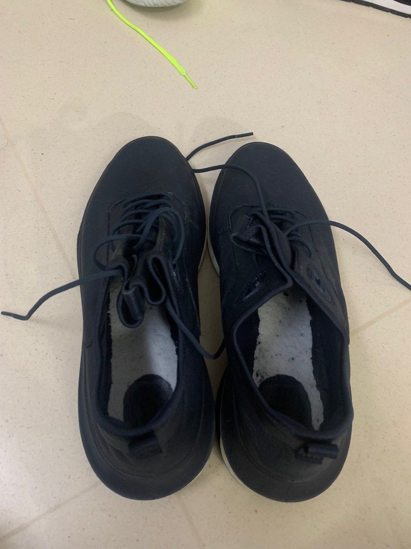 Lightly used shoes outlet