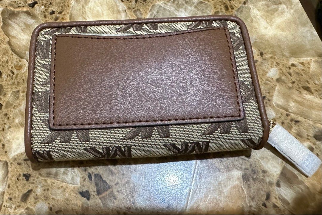 Michael Kors Card Wallet / Card Holder (RETAIL) (Category: Wallets & Card Holders) located in Bocaue. Submitted by anne0616 (Listing ID 1290798505, Image 2). Description: FOR SALE: 💕 Michael Kors Card Wallet / Card Holder (RETAIL) 💕 - 💯 Authentic (money back guaranteed if proven fake) - Straight from the US ☺️ - ON HAND and ready to ship - RETAIL ITEM (not from the outlet) - Open for meet up (with minimal handling fee) MY PRICE: Php 3,500 For 