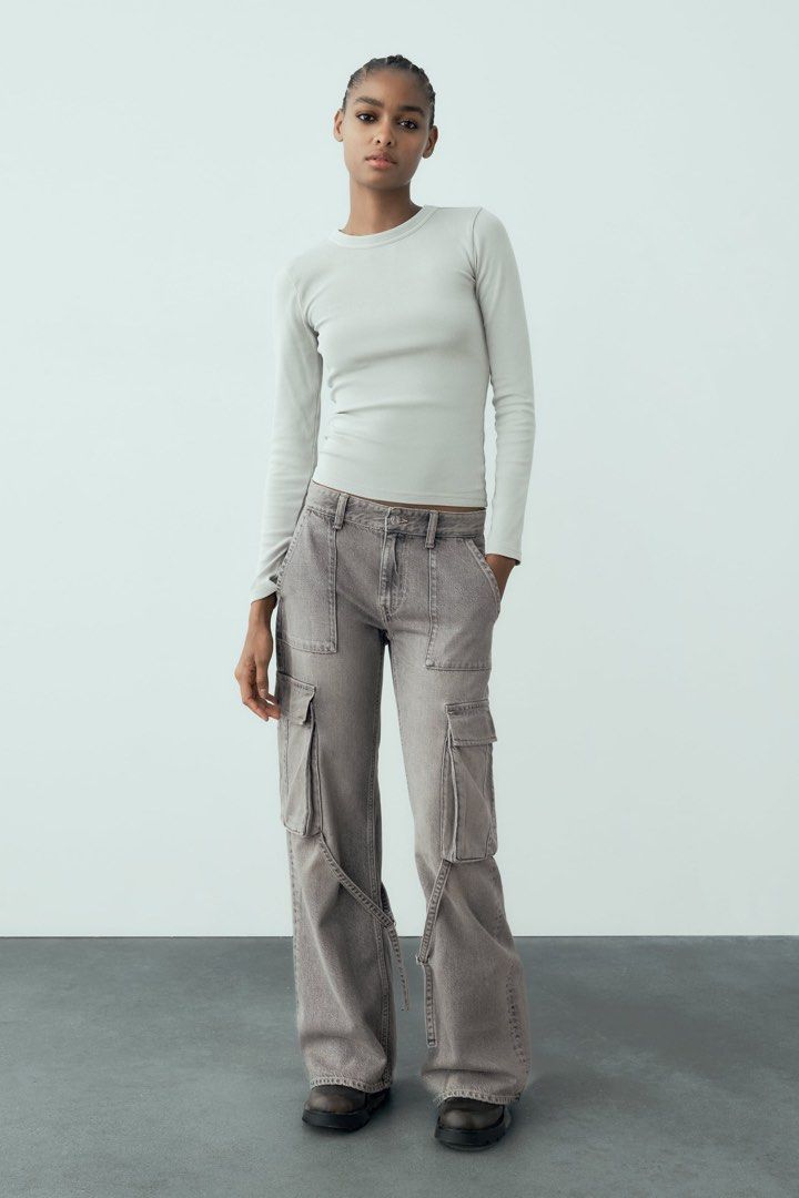 Zara MID-RISE TRF CARGO JEANS, Women's Fashion, Bottoms, Jeans & Leggings  on Carousell