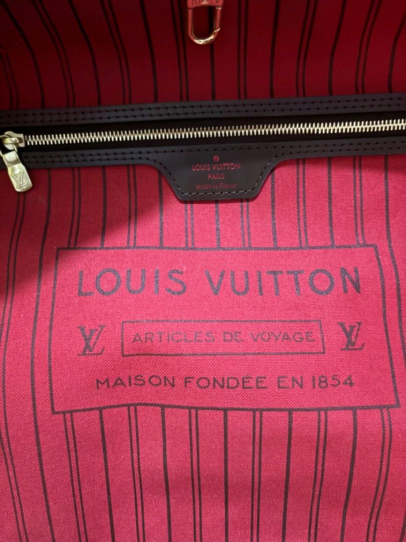 Neverfull GM Damier Ebene (Category: Luxury Bags & Wallets) located in Binan City. Submitted by carou58132 (Listing ID 1290657372, Image 2). Description: .
