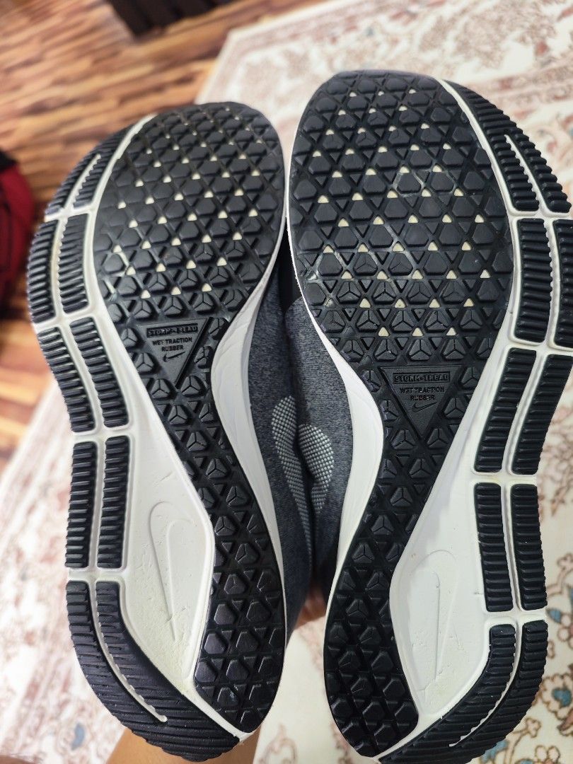 Air zoom pegasus clearance 35 shield wet fly