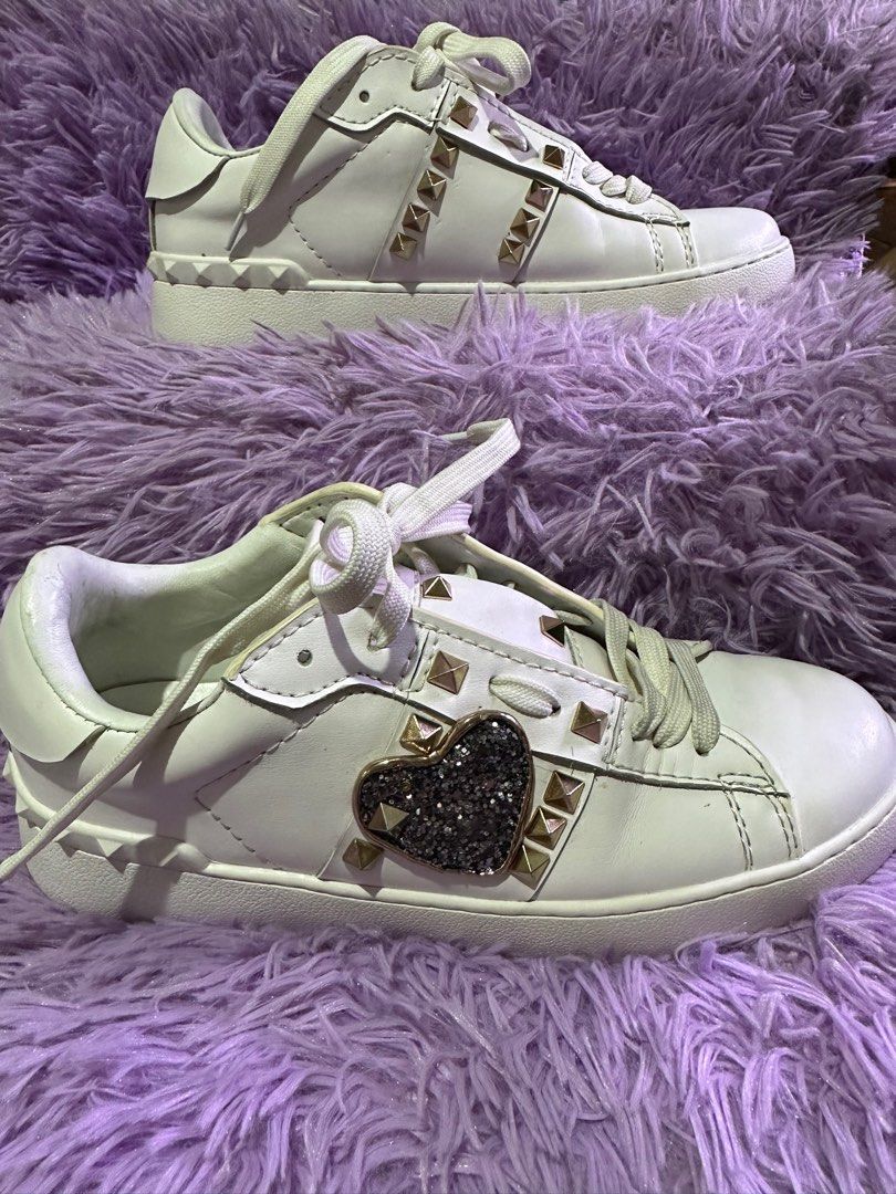 Valentino sneakers heart on sale