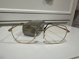 Peculiar eyeglasses anti rad