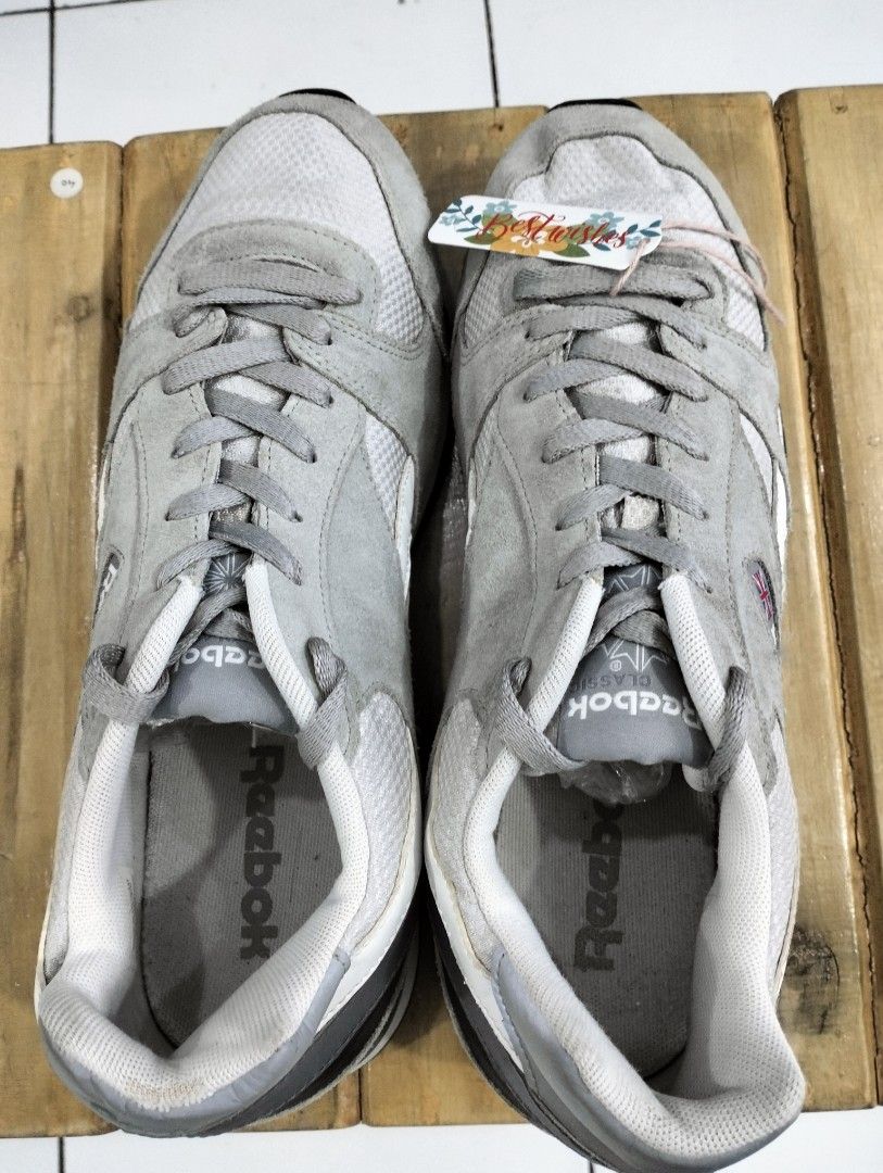 Reebok GL 300 Fesyen Pria Sepatu Sneakers di Carousell