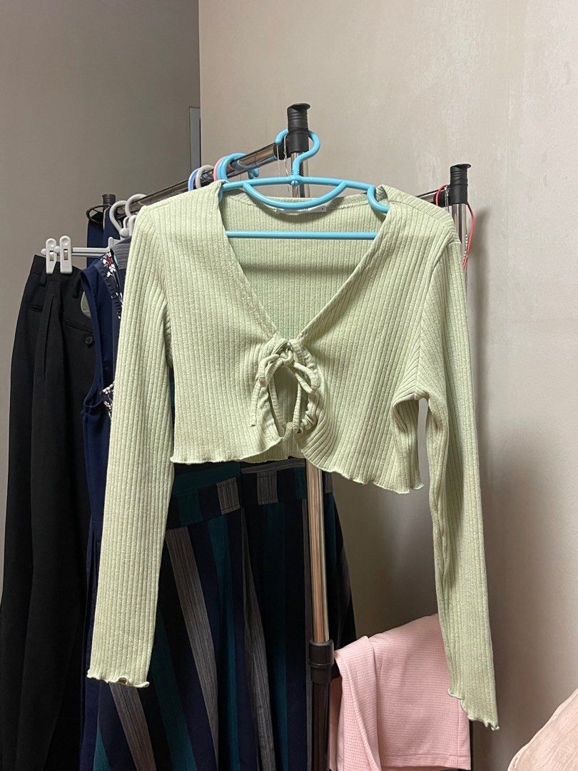 Sage green crop cardigan, Women's Fashion, Coats, Jackets and