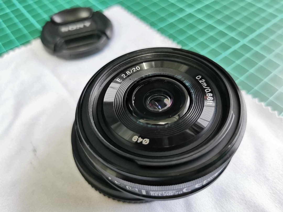 Sony pancake lens 20mm f2.8 emount, Photography, Lens & Kits on Carousell