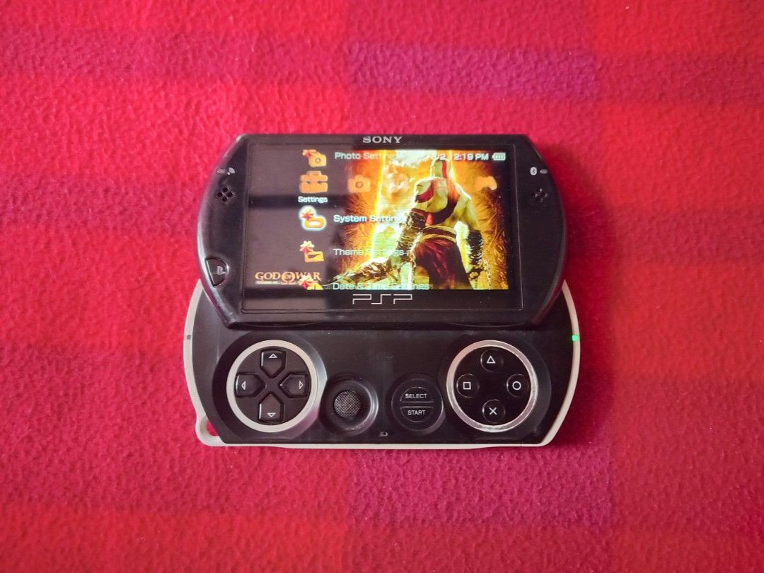 Sony PSP Go Black with Games, Video Gaming, Video Game Consoles,  PlayStation on Carousell