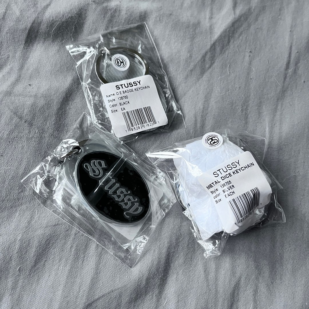 Stussy keychain, 名牌, 飾物及配件- Carousell