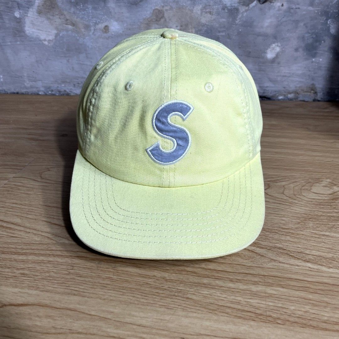Supreme logo cap