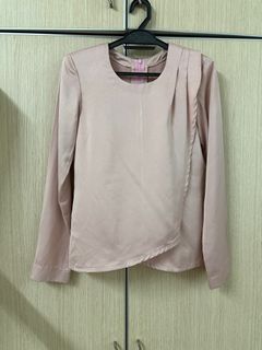 (Category: ) located in . Submitted by closetbysufi (Listing ID 1290707823, Image 1). Description: .