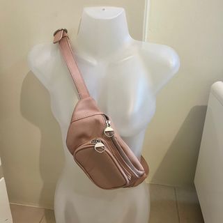 Terranova pink leather belt bag