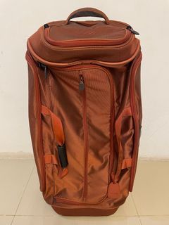 Tumi Tech Duffle bag ( 2 wheeled )