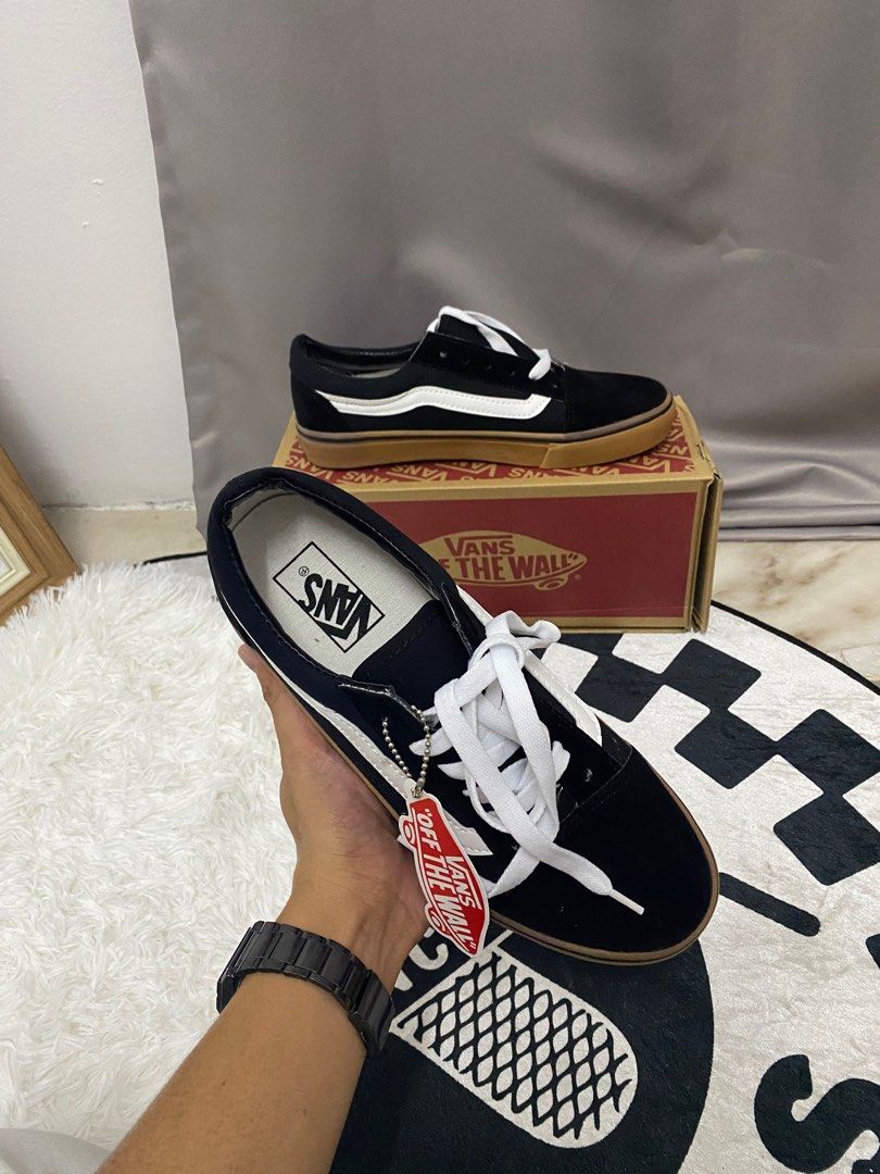 Vans Oldskool Black White Gumsole Size 41 42 43 44 45 Price RM65.00 Sahaja Nota Finishing tapak kasut tidak mengikut spec qc. Tetapi tidak menjejaskan kehenseman kasut Men s Fashion Footwear Sneakers ...