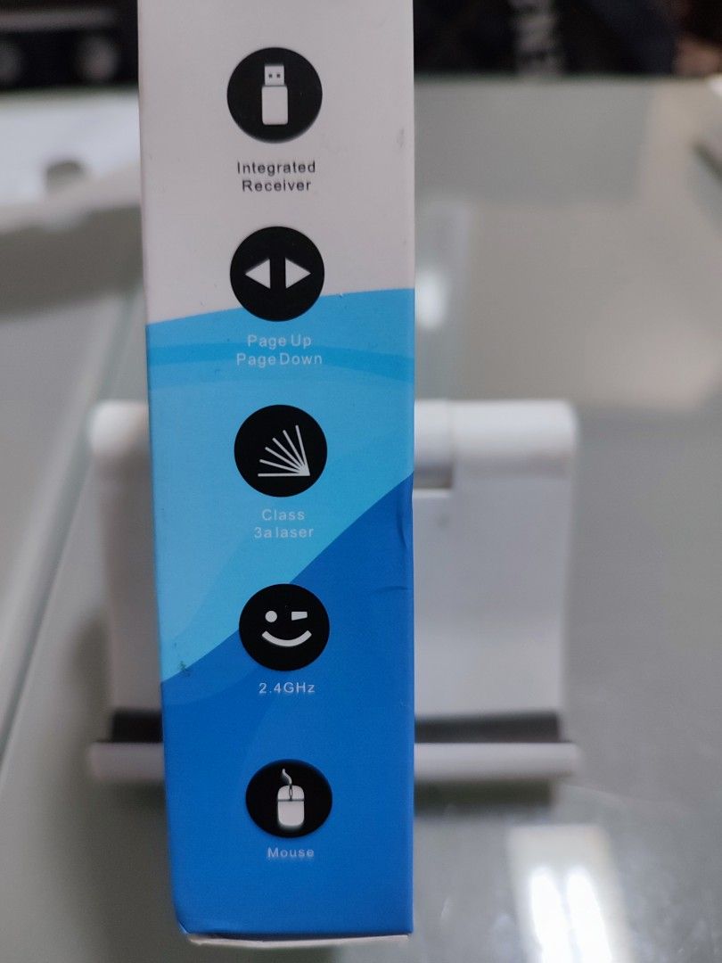 Wireless presenter (Category: Other Accessories) located in Singapore. Submitted by 009rainbow (Listing ID 1290726008, Image 3). Description: Brand new still in box. collect at yishun.