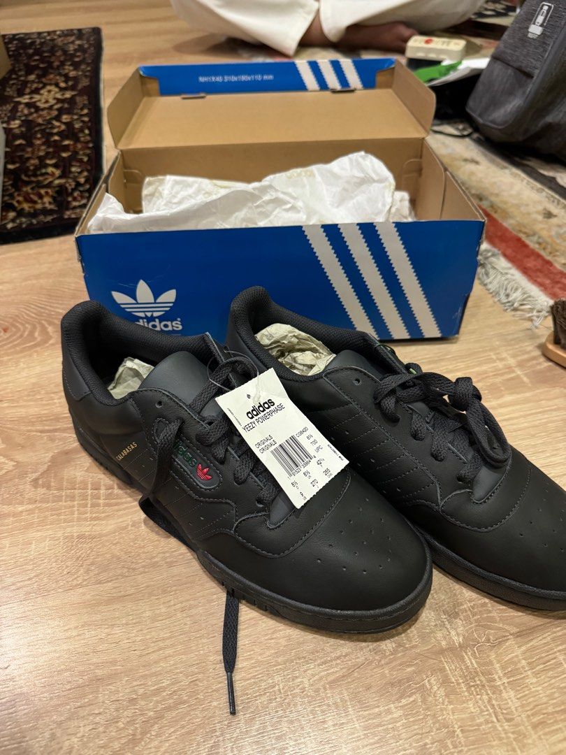 Adidas clearance calabasas box