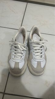 (Category: ) located in . Submitted by full.closet (Listing ID 1294003605, Image 1). Description: .