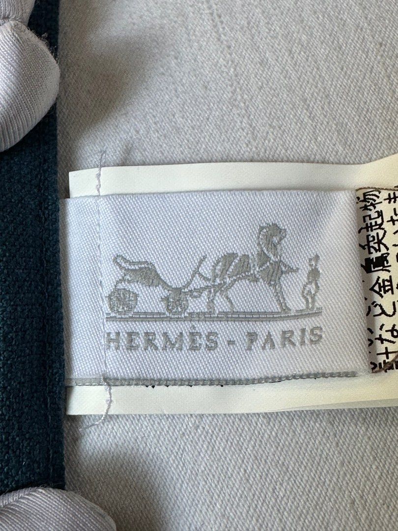 Authentic HERMES Towel (Category: Luxury Accessories) located in Santa Rosa. Submitted by brandieshoppe (Listing ID 1294010550, Image 3). Description: ✅ Authentic / Original Preloved ✅ From Japan Auction ✅ Moneyback Guaranteed If Proven Fake ✅ In Excellent Condition ✅ Message Us For More Details. *Open Also for Layaway Terms.