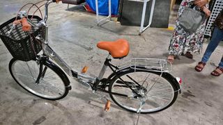(Category: ) located in . Submitted by lenunja_goods (Listing ID 1293930406, Image 1). Description: .