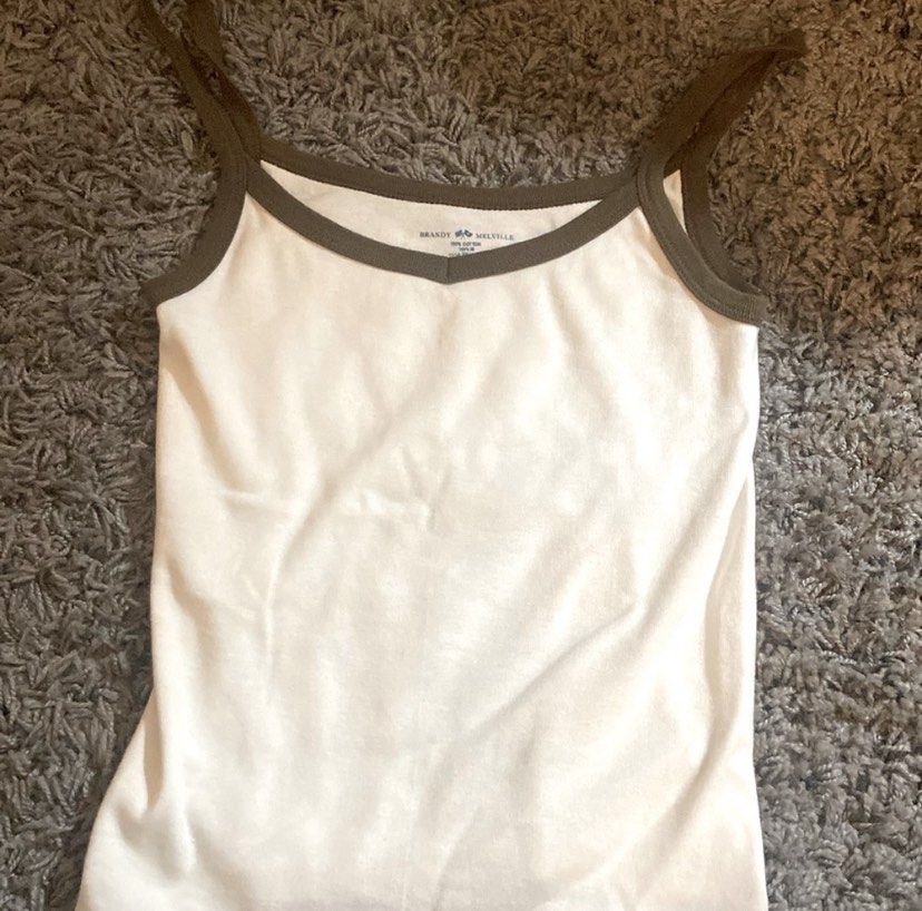 100% NEW BRANDY MELVILLE SKYLAR EYE TANK SET!, 女裝, 連身裙& 套裝, 套裝- Carousell