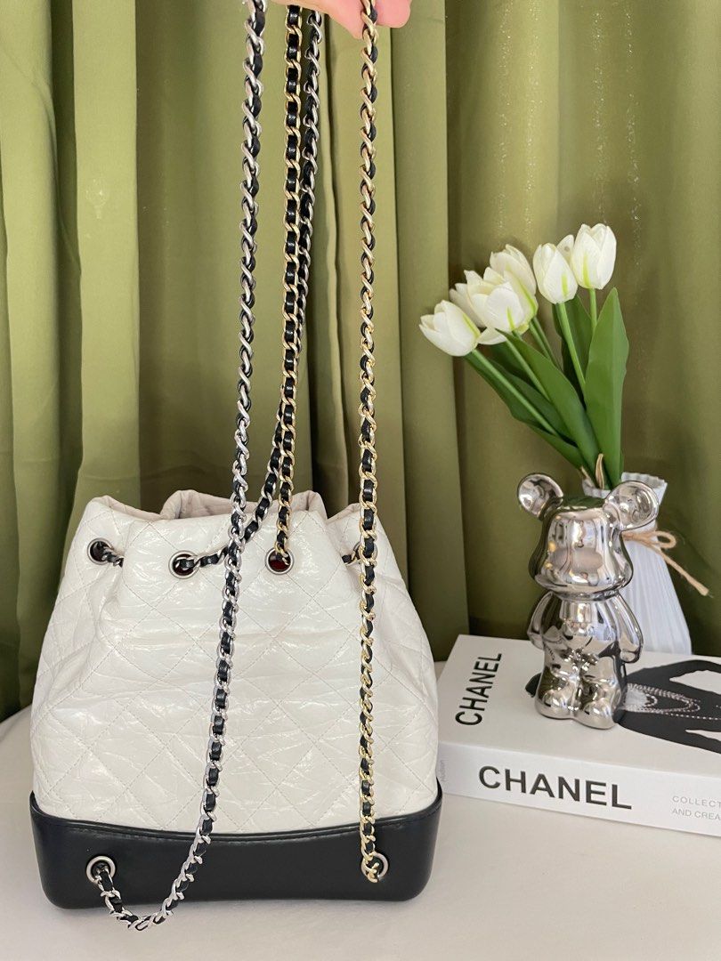 Chanel Gabrielle (Category: Luxury Bags & Wallets) located in Cebu City. Submitted by imrcemj (Listing ID 1293929950, Image 3). Description: Omg!! sellers fave🥰 𝗖𝗵𝗮𝗻𝗲𝗹 𝗴𝗮𝗯𝗿𝗶𝗲𝗹𝗹𝗲 𝗯𝗮𝗰𝗸𝗽𝗮𝗰𝗸 𝘀𝗺𝗮𝗹𝗹 𝗾𝘂𝗶𝗹𝘁𝗲𝗱 (see comment section for 6ways on how to use/carry this bag with you) no issues. 📩PM for interested buyers.